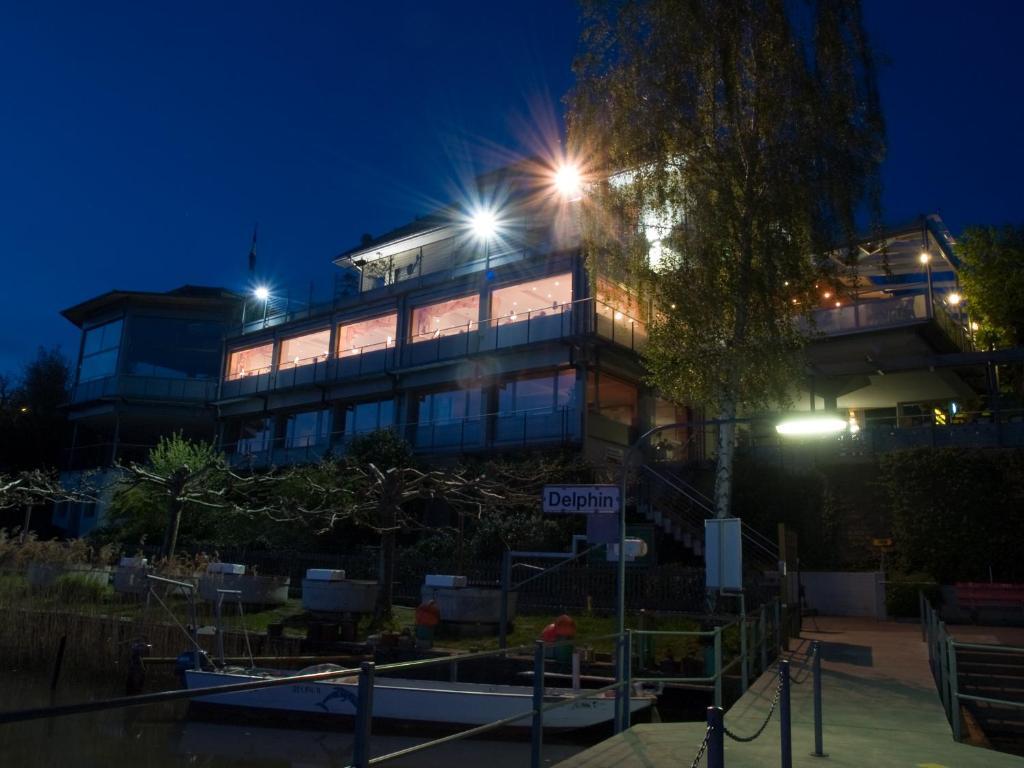 Seehotel Delphin Meisterschwanden Ngoại thất bức ảnh